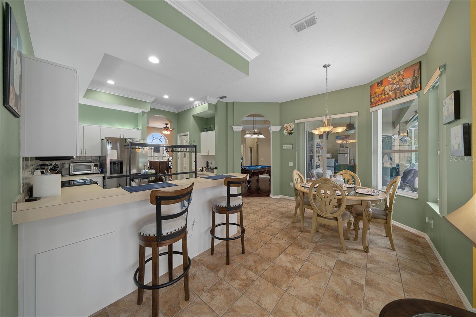 Kitchen/breakfast nook