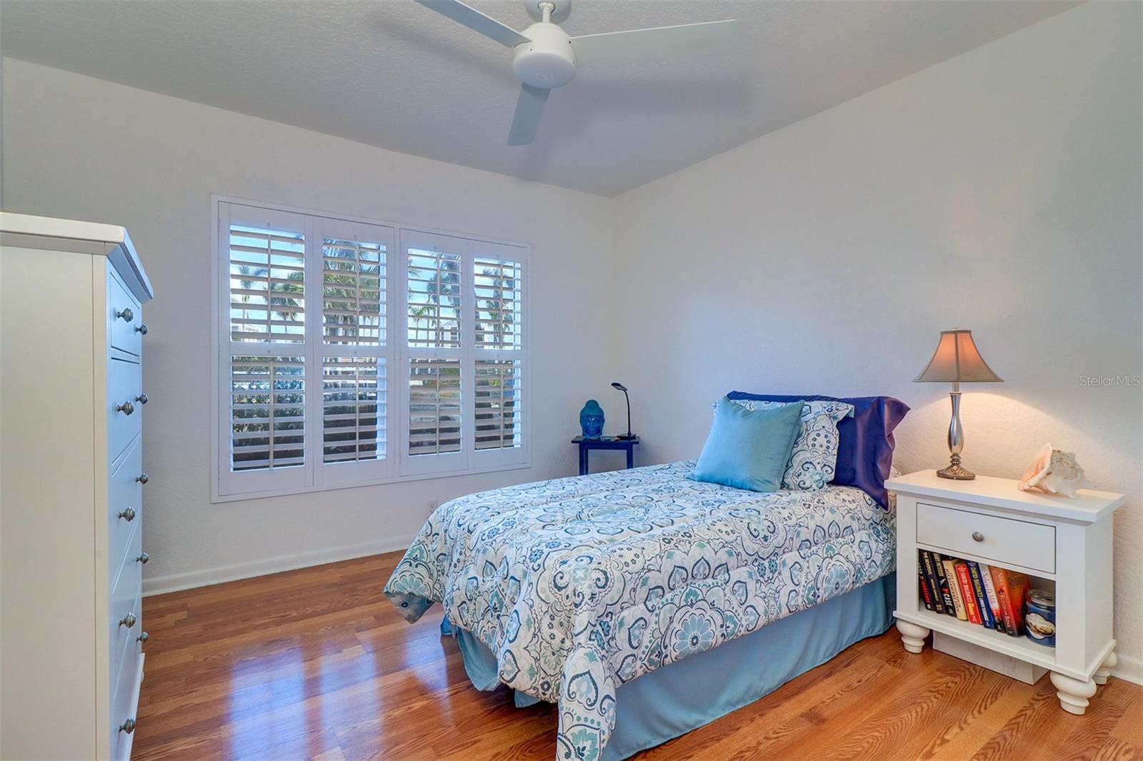 Guest bedroom