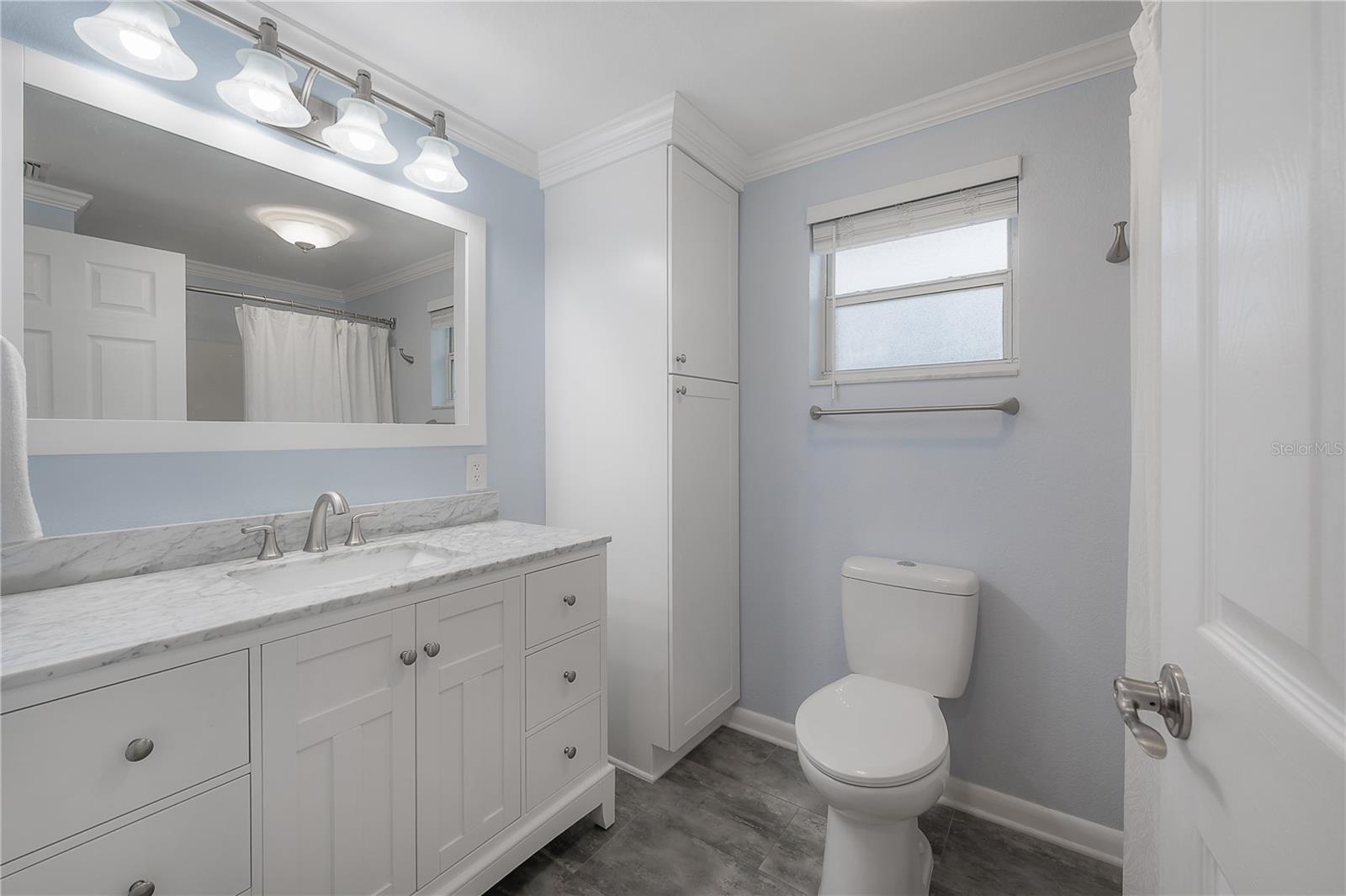 Gorgeous 2nd bathroom!