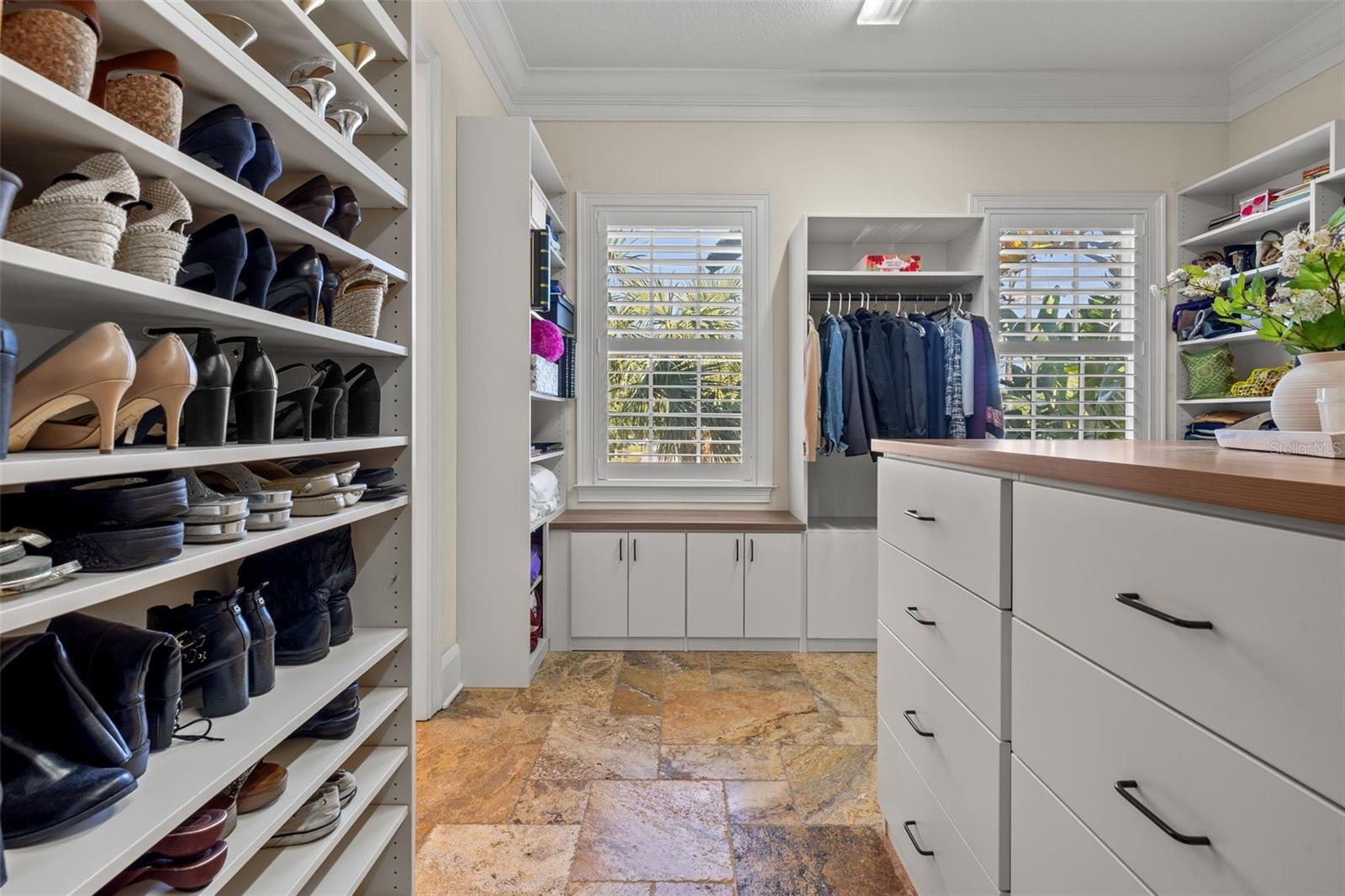 Custom closet system