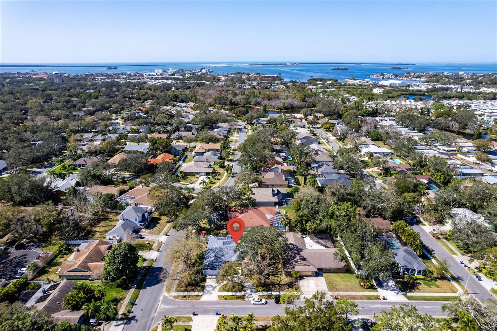 Short walk or bike ride to the Dunedin Causeway, Pinellas Trail and Honeymoon Island Beach!