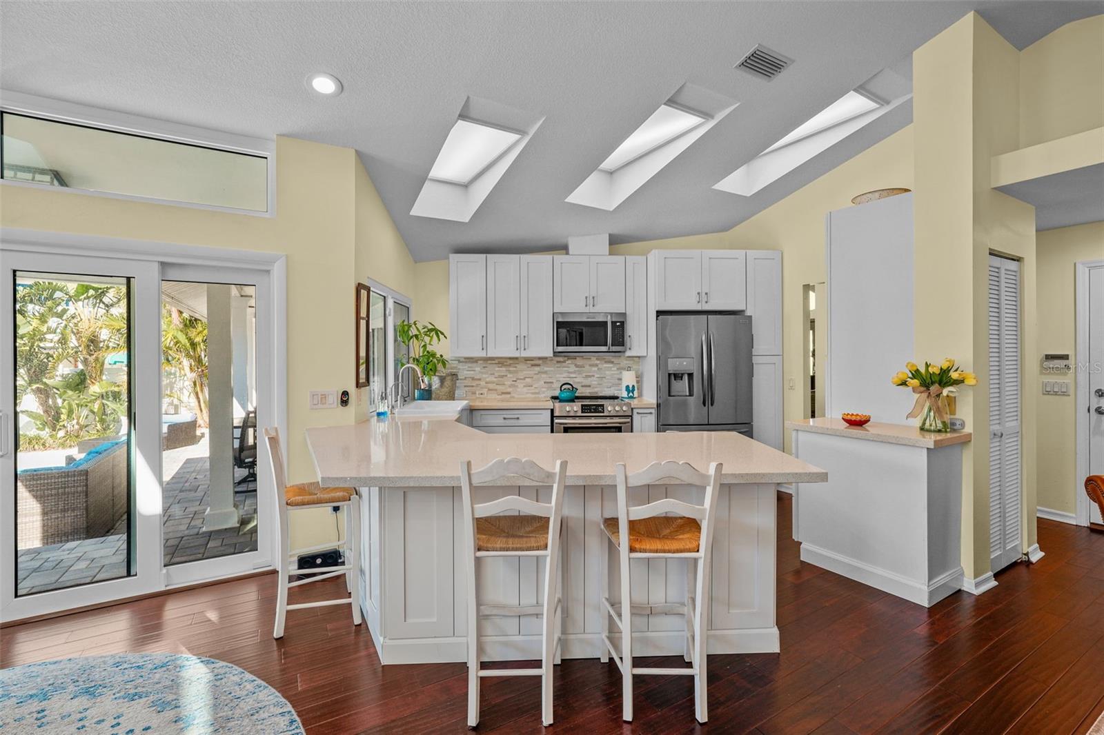 Open Kitchen with Breakfast Bar