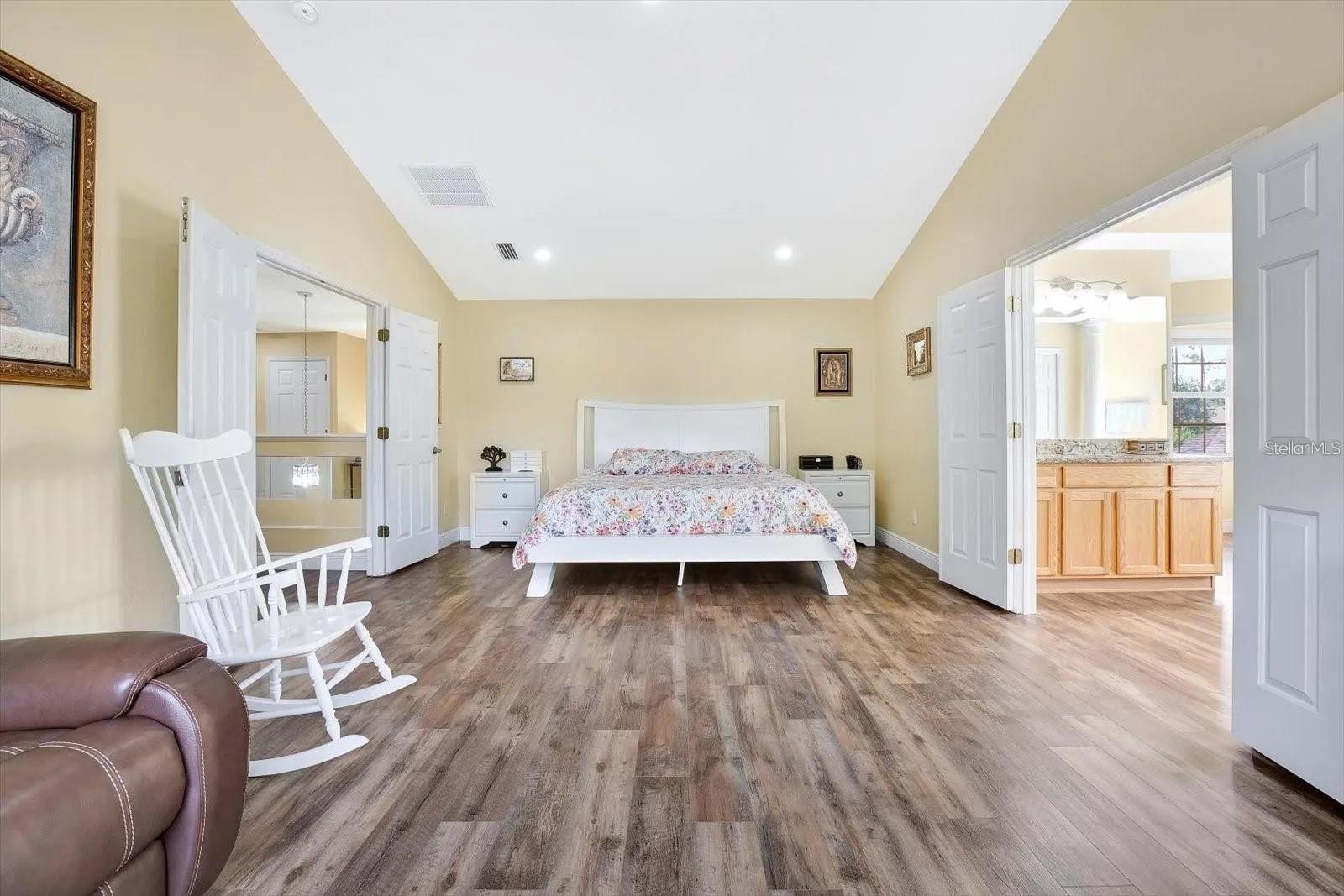 beautiful grand master bedroom