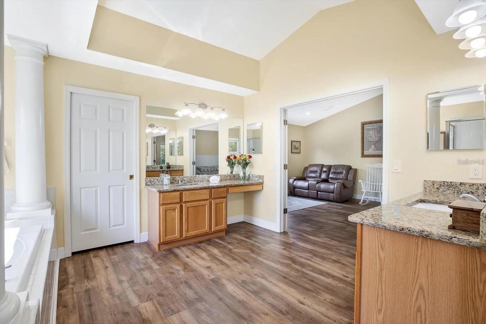 Master bath with Tray Ceiling