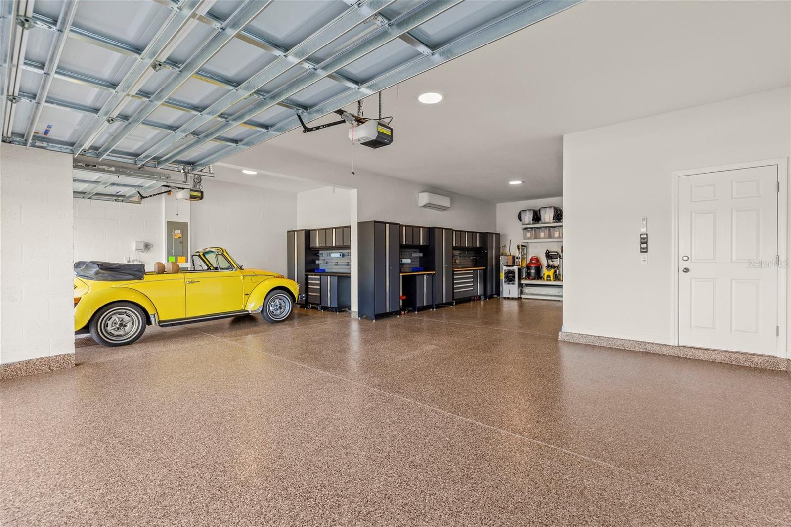 4 car / tandem garage