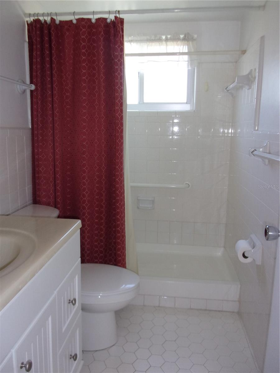 WALK-IN SHOWER