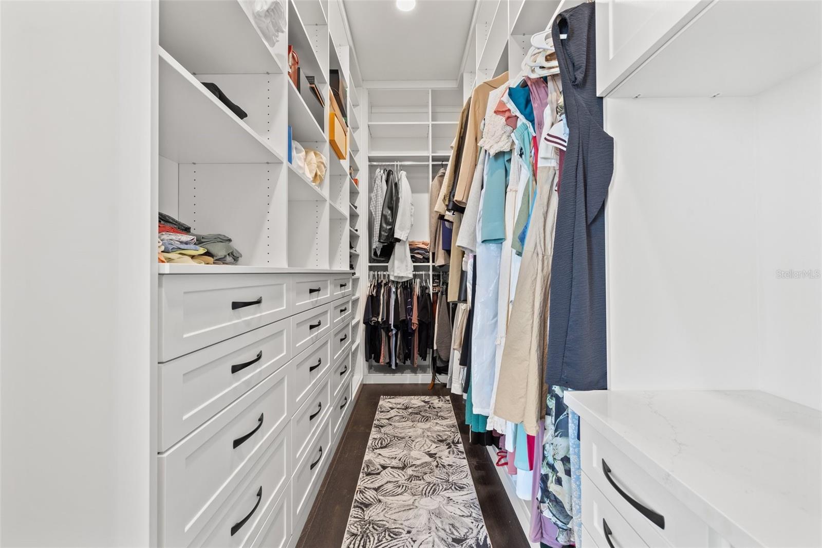 Walk in closet Primary Suite