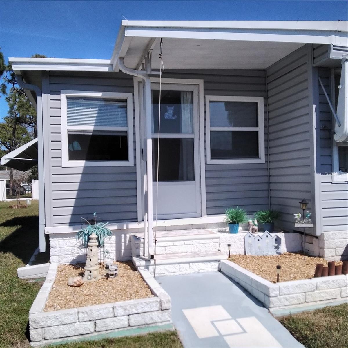 SIDE ENTRANCE TO SUNROOM