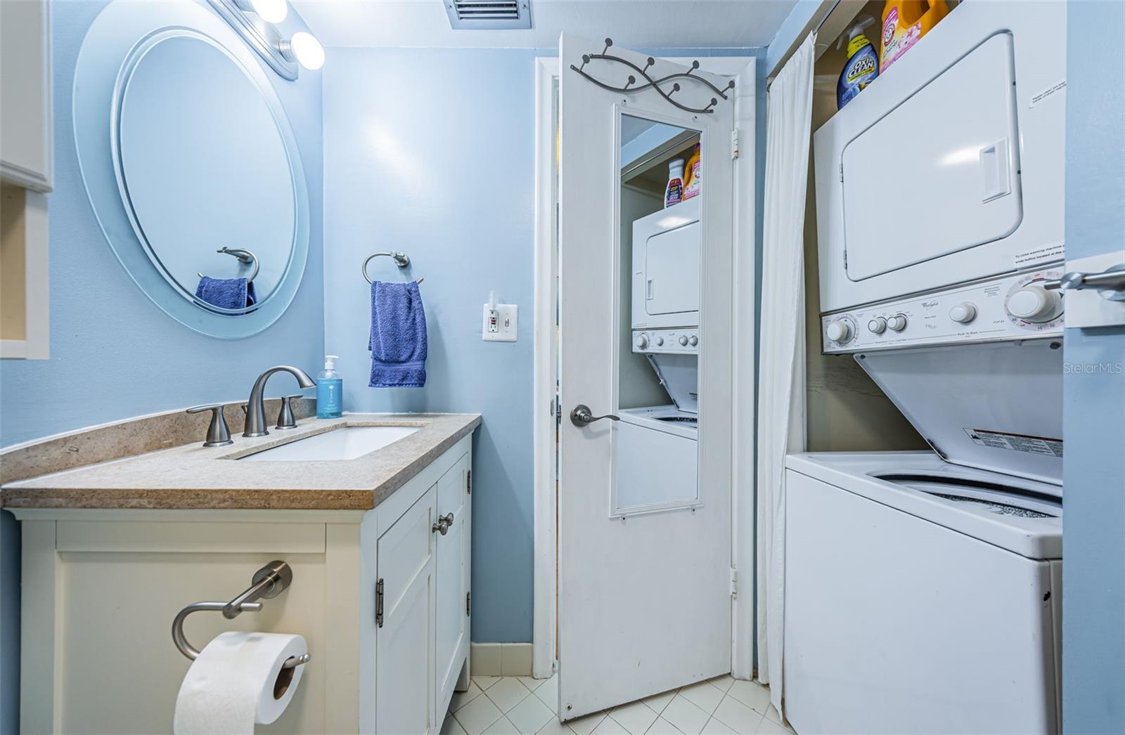 Washer/dryer in secondary bathroom