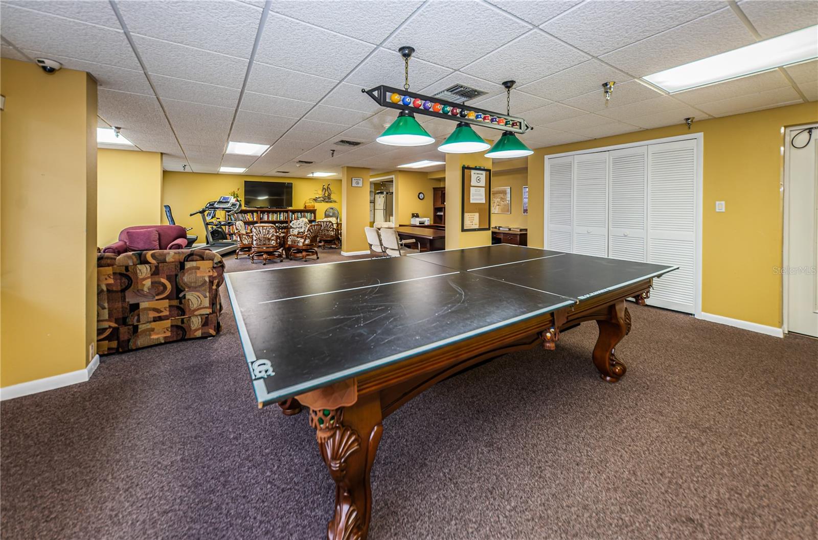 Clubhouse Pool Table converts to Ping Pong table.