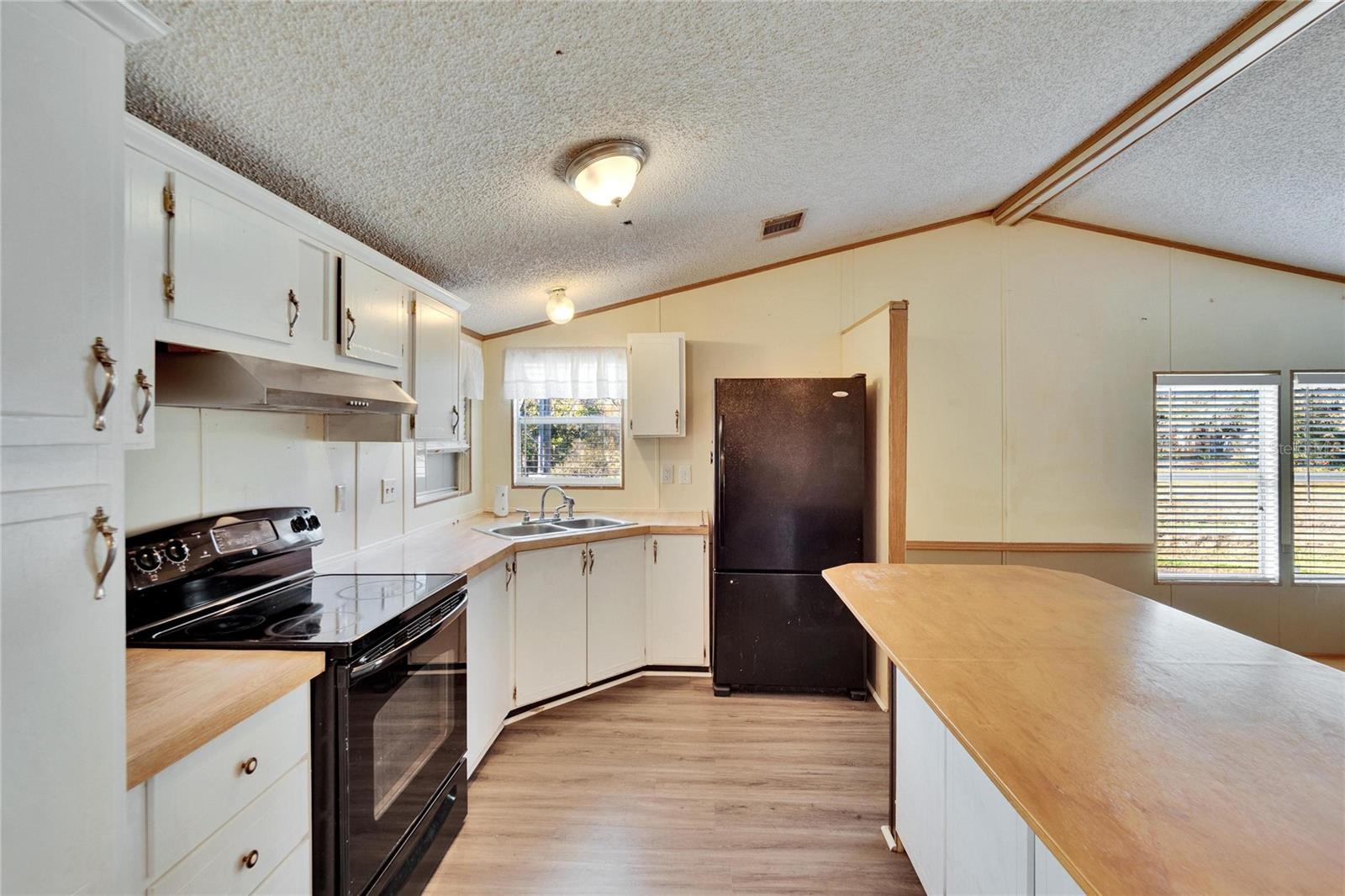 Kitchen with Pantry & Island