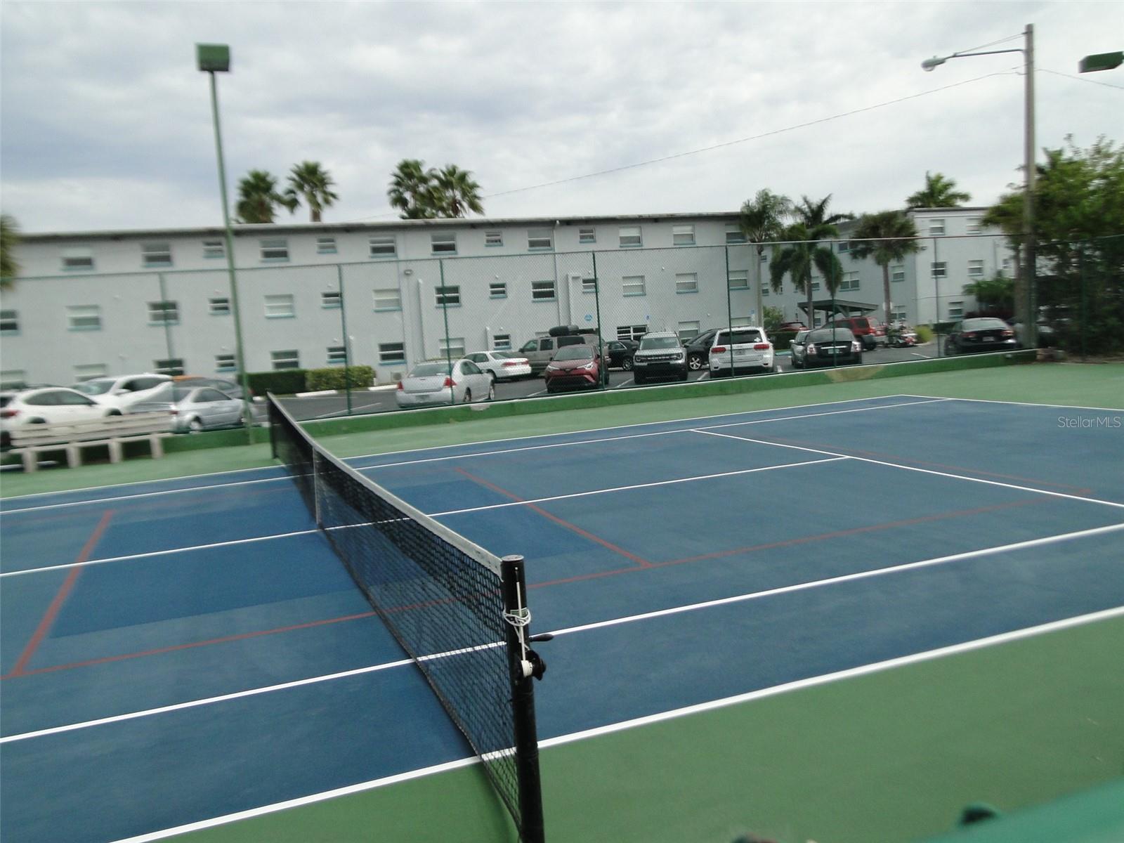 TENNIS / PICKLEBALL COURT