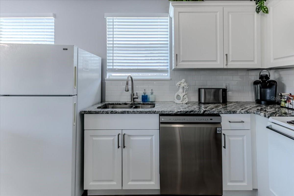 Shaker White Cabinets & Subway Backsplash