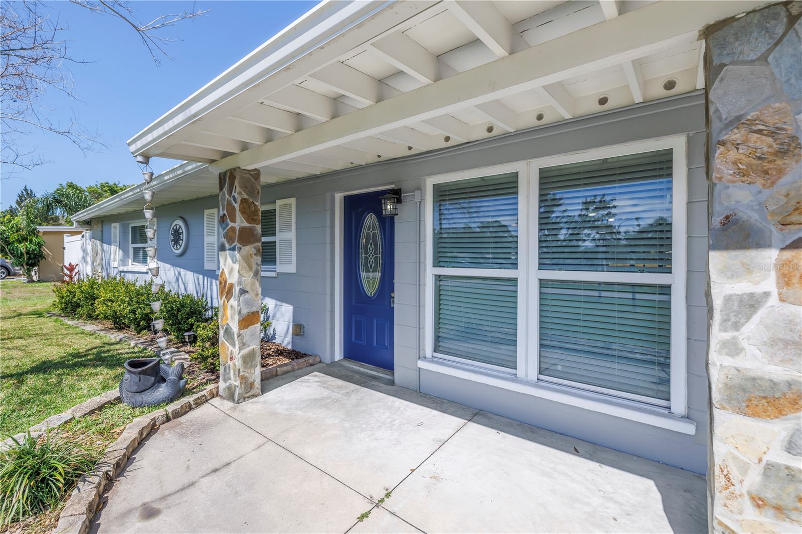 Covered entry way.