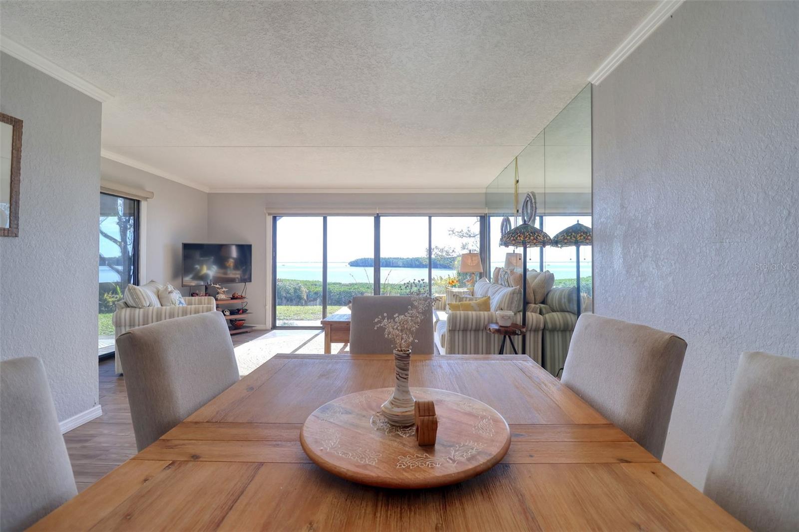 Dining Area (in addition to Breakfast Nook in kitchen)