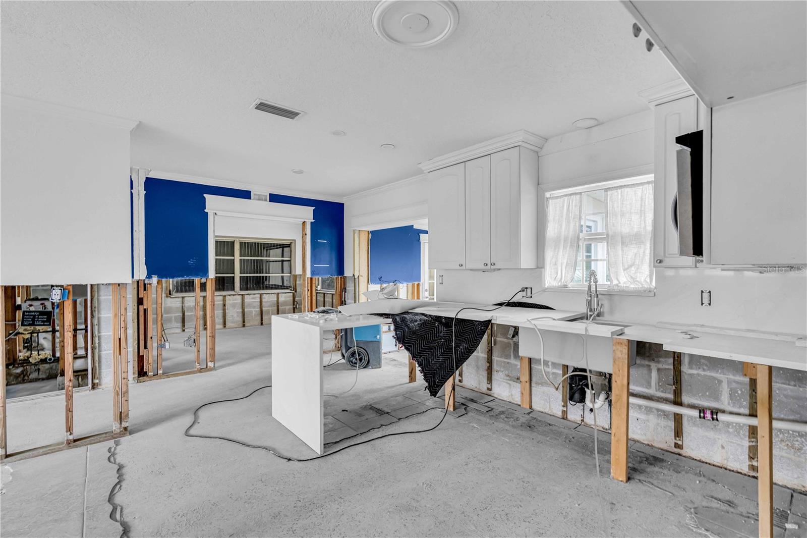 Kitchen with existing quartz counter