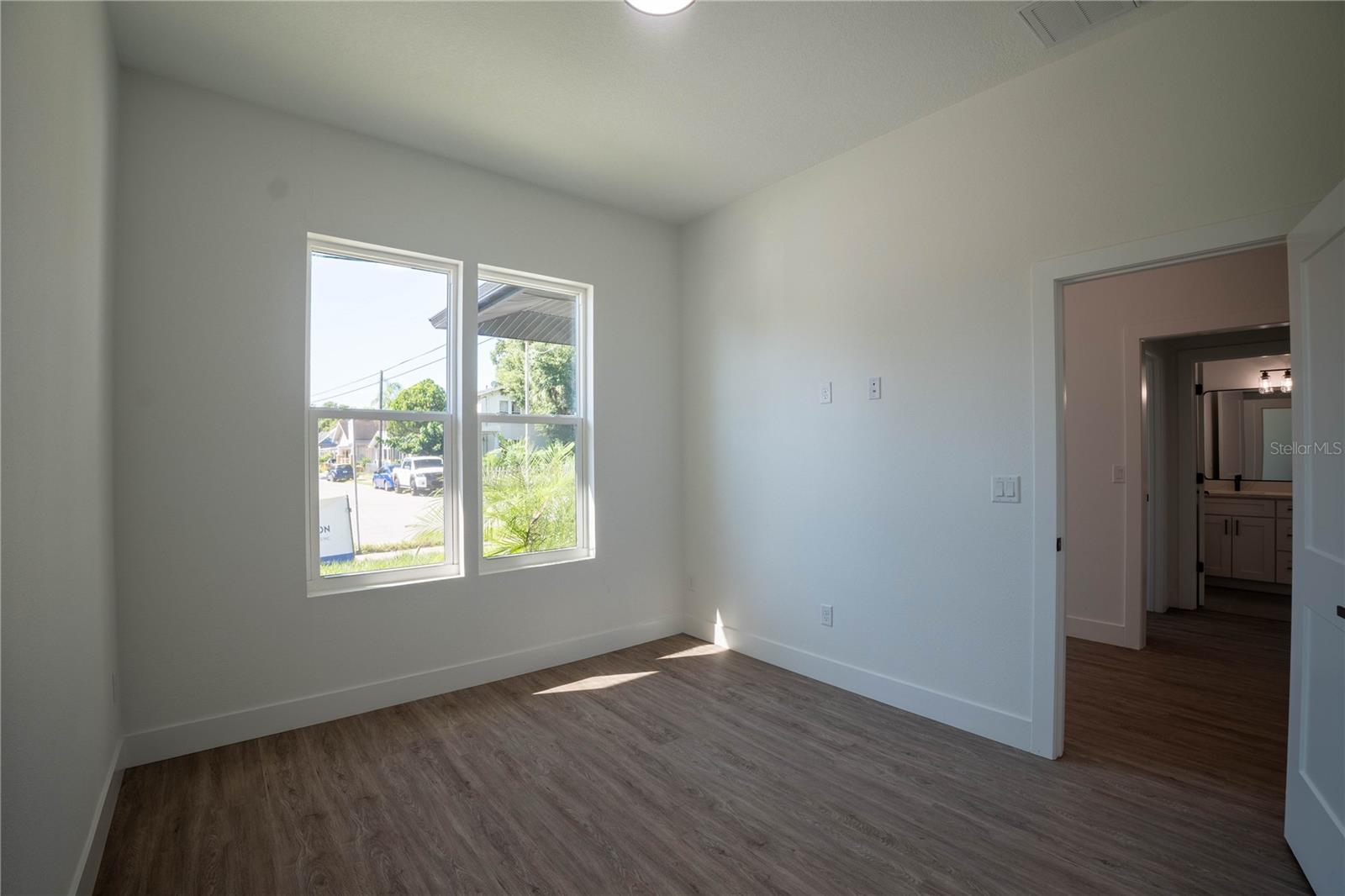 Guest Bedroom #1
