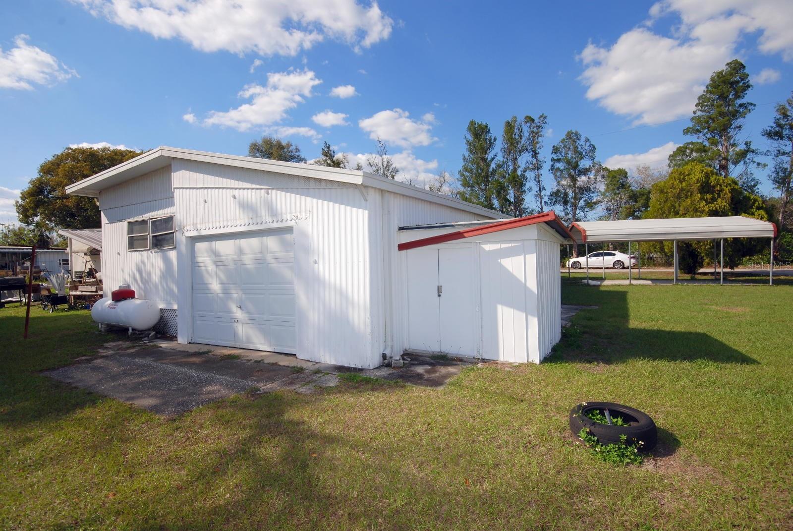 Large 32 ft long garage