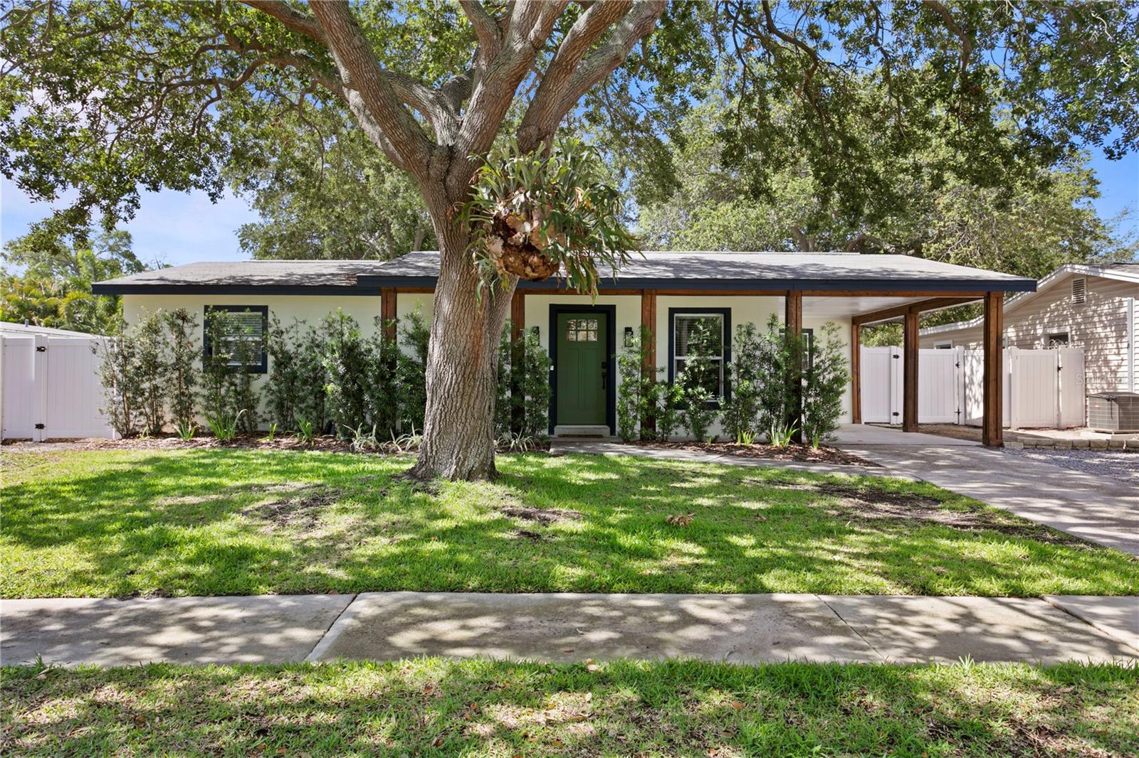 2912 W Winthrop