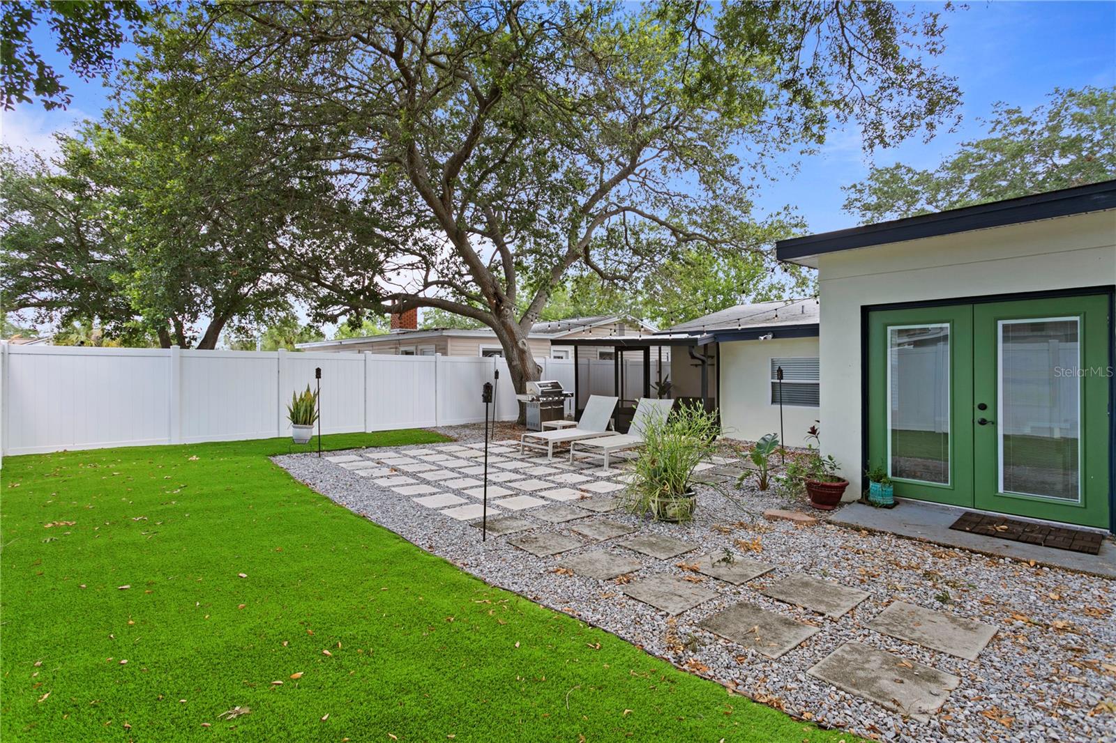 Low maintenance turf