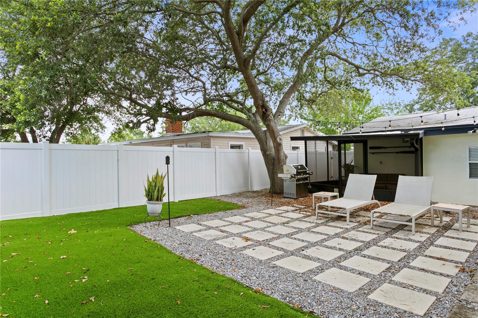 Pavers, turf and seating