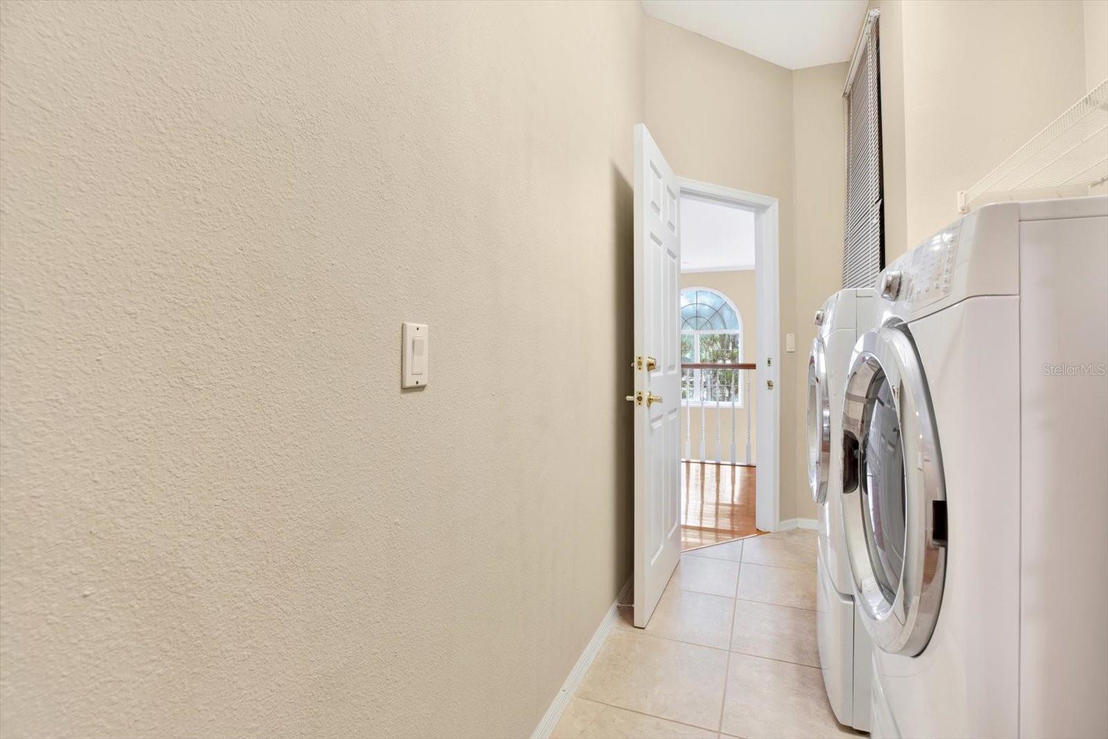 washer and dryer hook ups in both closets in the primary