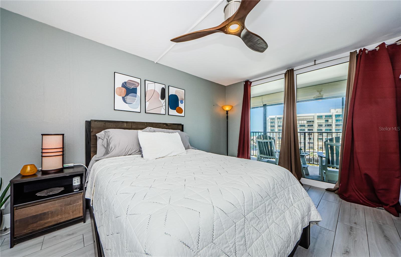 Guest bedroom with queen bed!