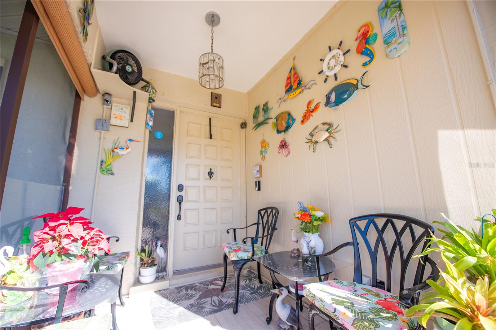 COVERED SCREENED PORCH