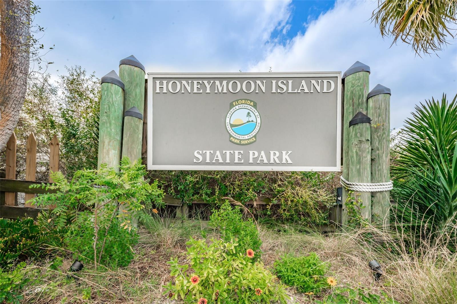 Honeymoon Island Entrance