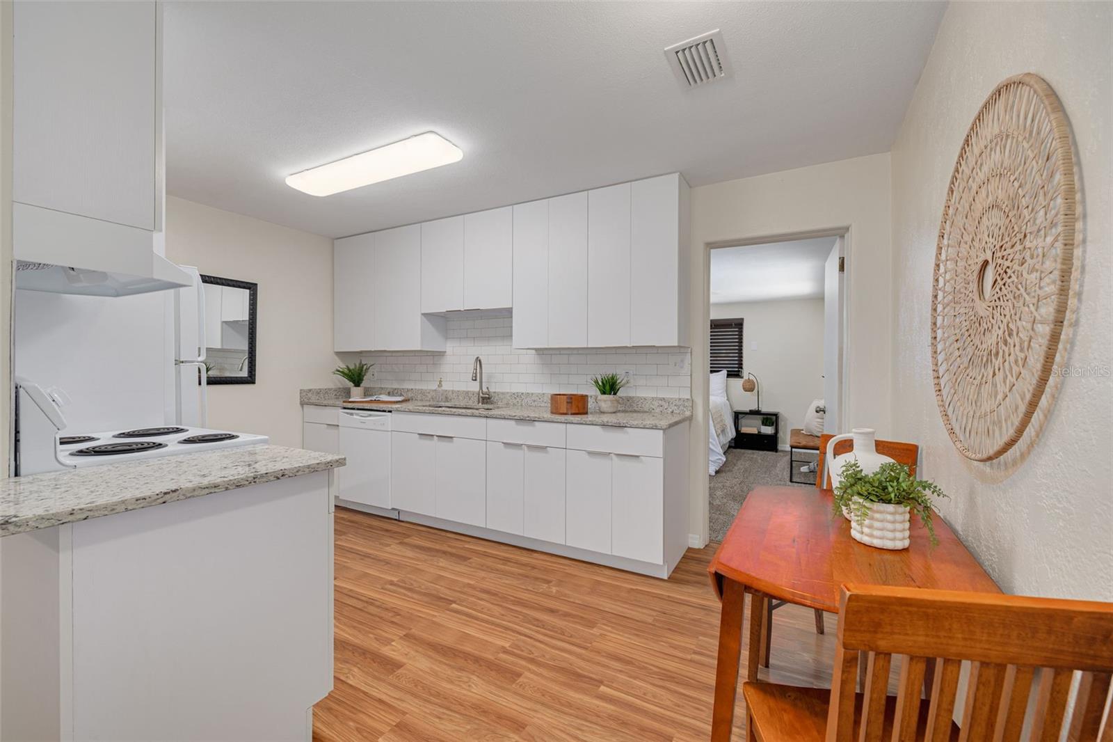 Small eat-in area in the kitchen