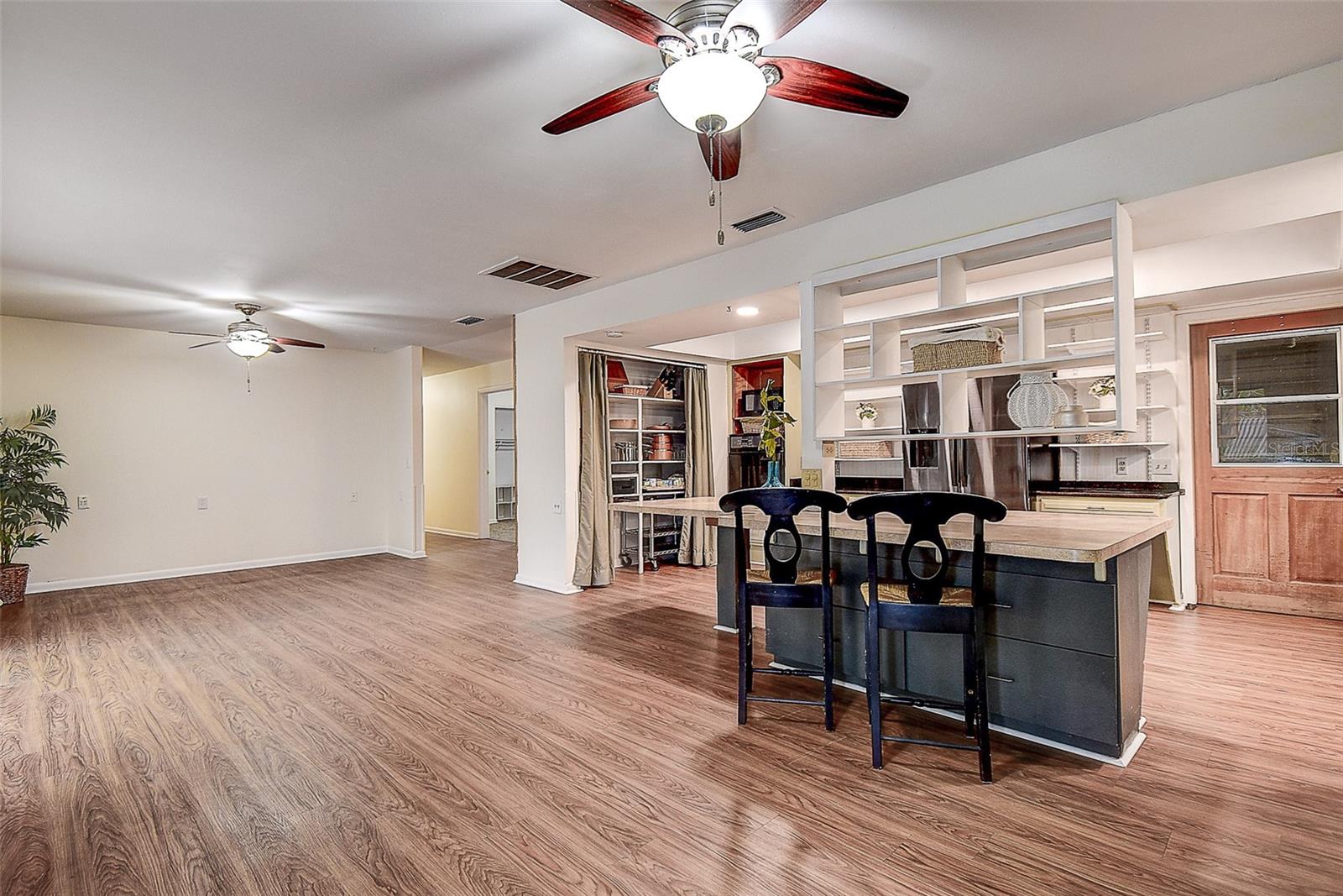 Open floor plan-kitchen island.