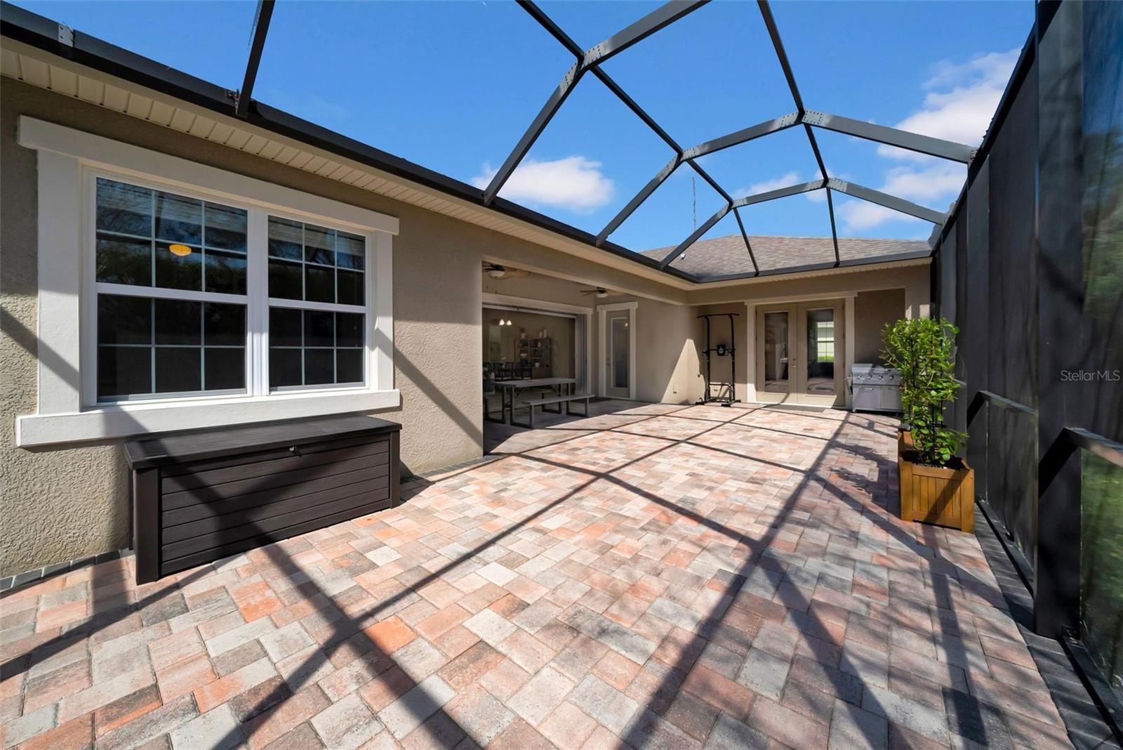 40 x 25 Screened In Lanai for ultimate indoor/outdoor living