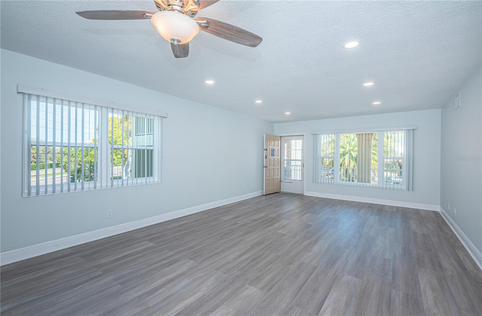 Living/Dining area