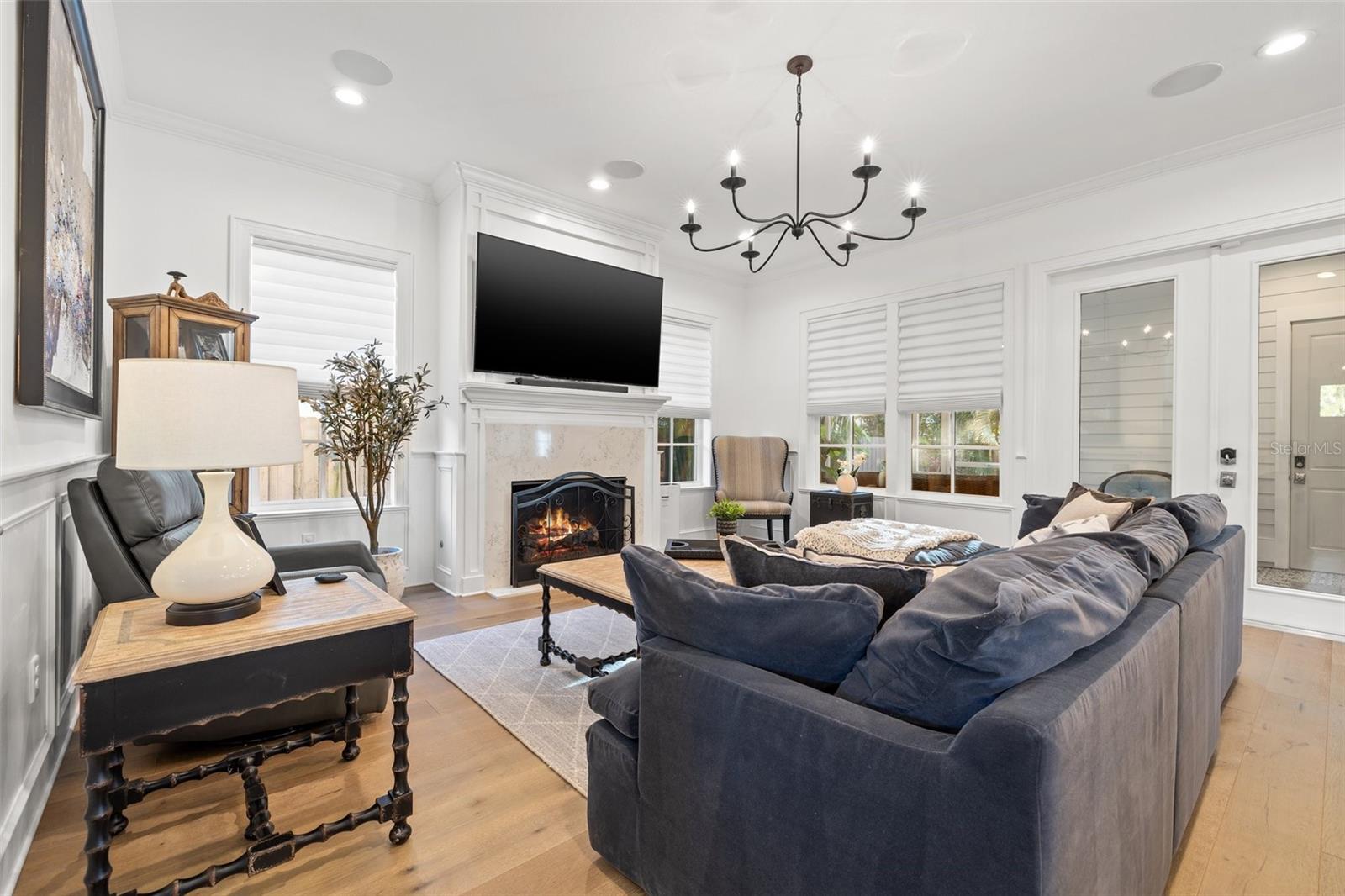 Living Room with gas fireplace