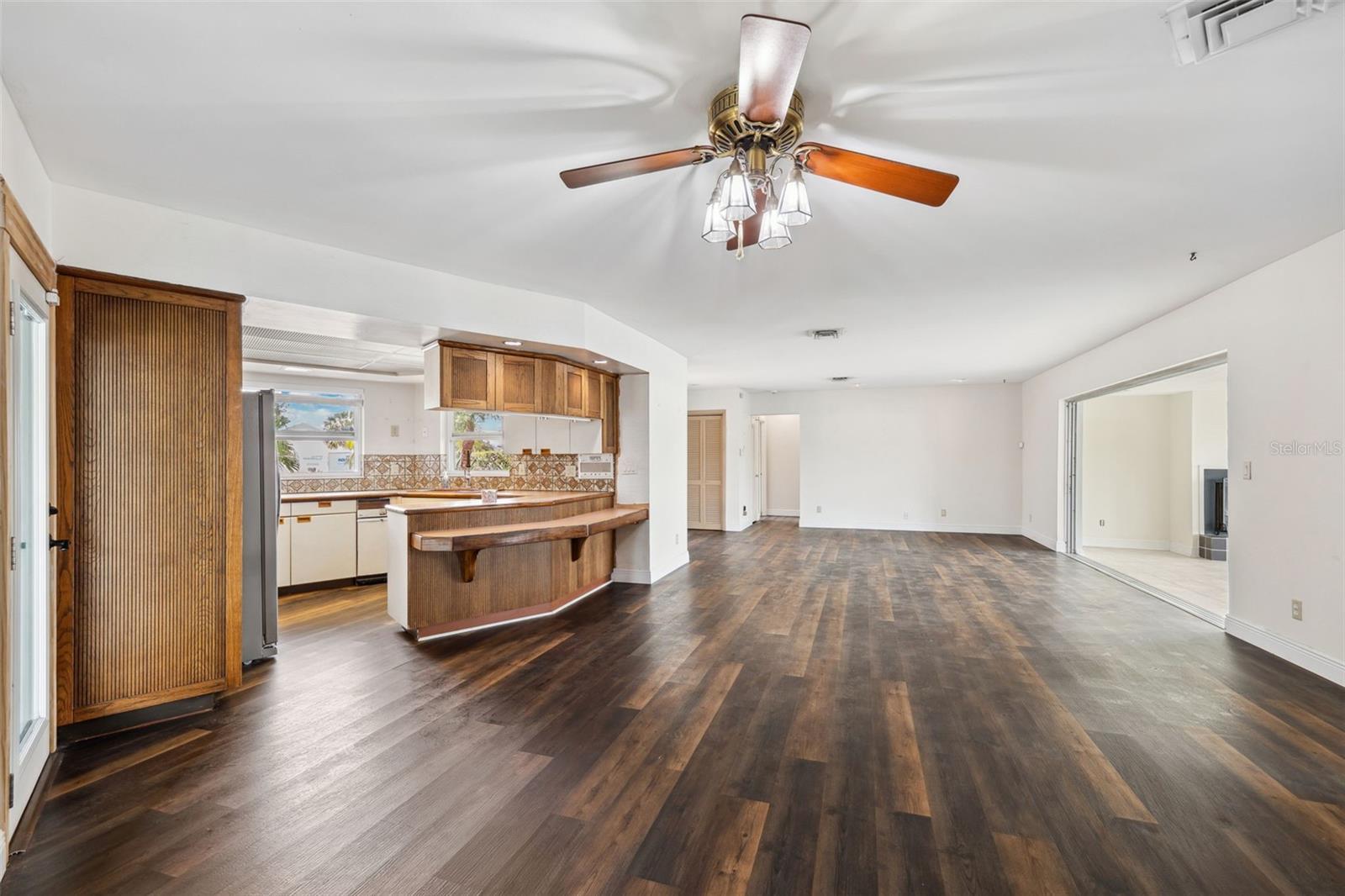 Dining area overlooking the kitchen