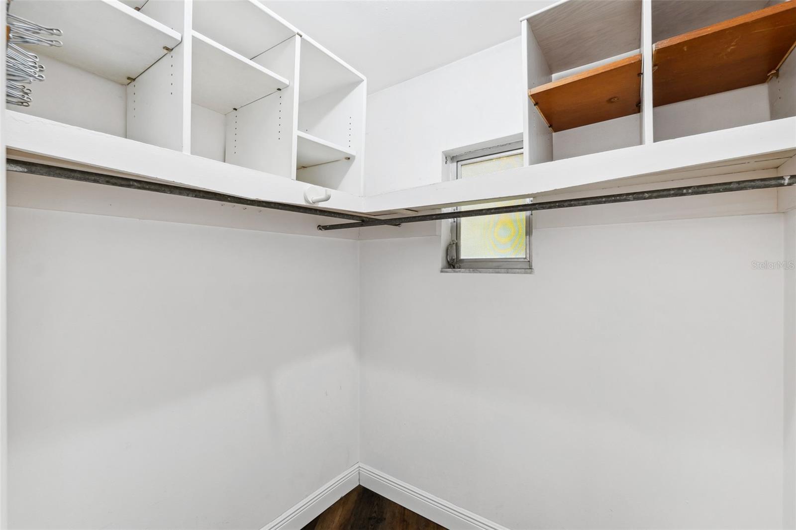 Primary bedroom with en-suite bathroom and walk-in closet