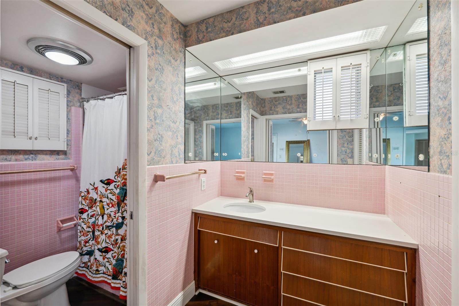 Primary bedroom with en-suite bathroom