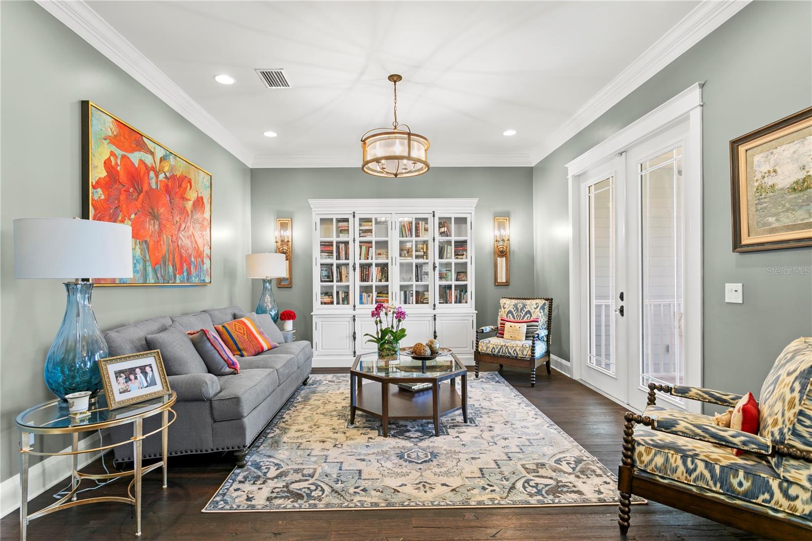 A tranquil living room, perfect for reading, (formerly formal dining room)