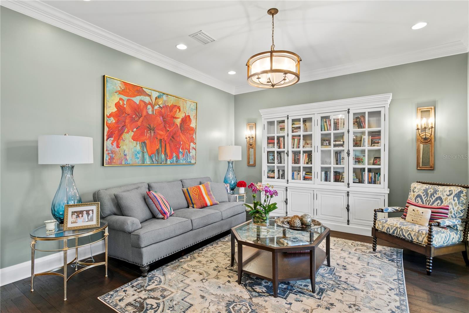 A tranquil living room, perfect for reading, (formerly formal dining room)