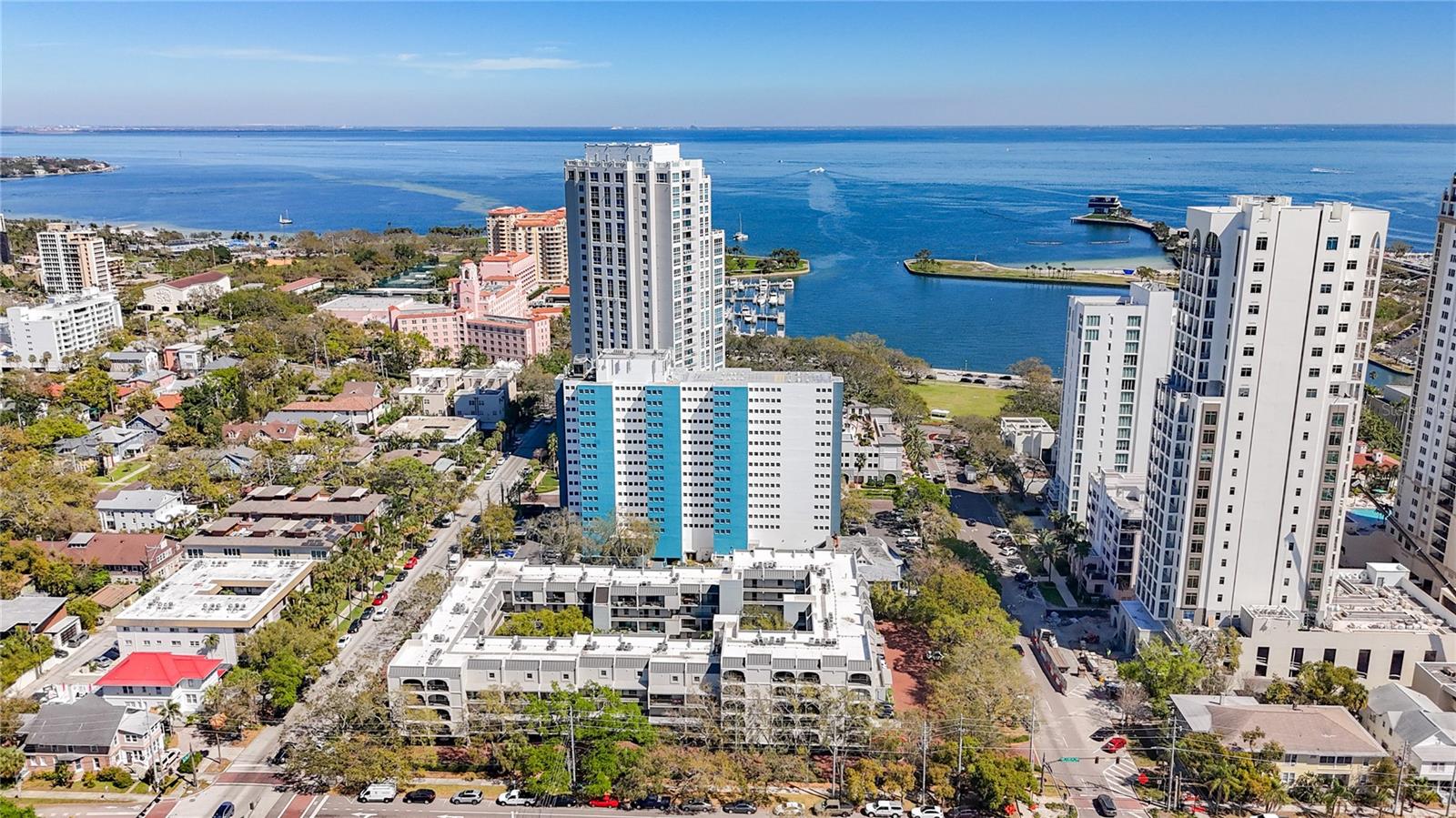 Townview is located a block from Beach Drive and a short walk through the waterfront parks to the Pier.