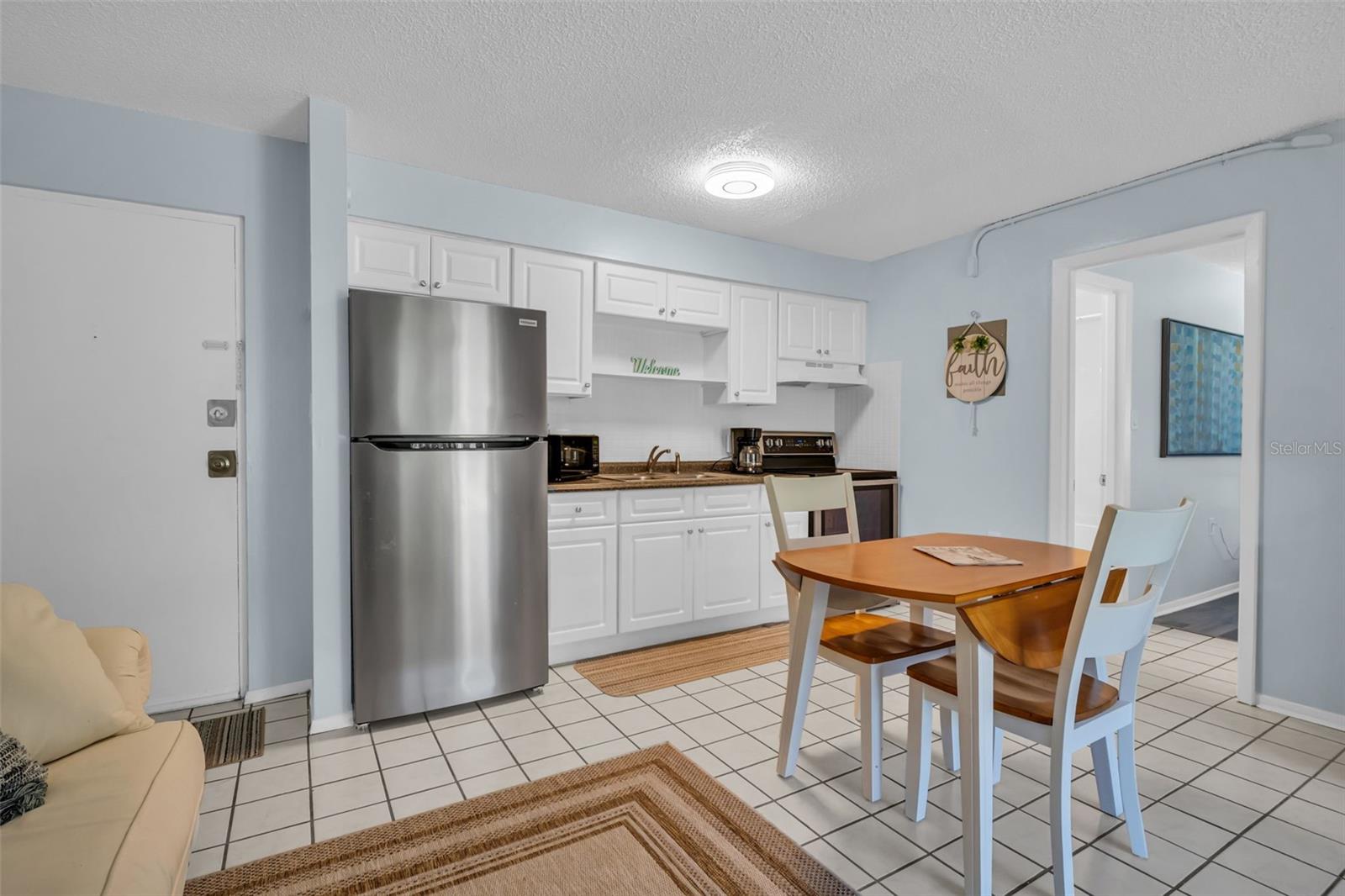 Living Room/Kitchen