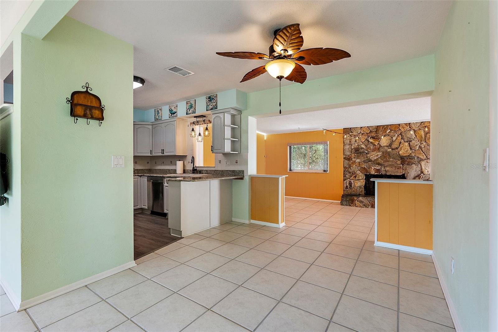 SMALL DINING AREA OUTSIDE KITCHEN