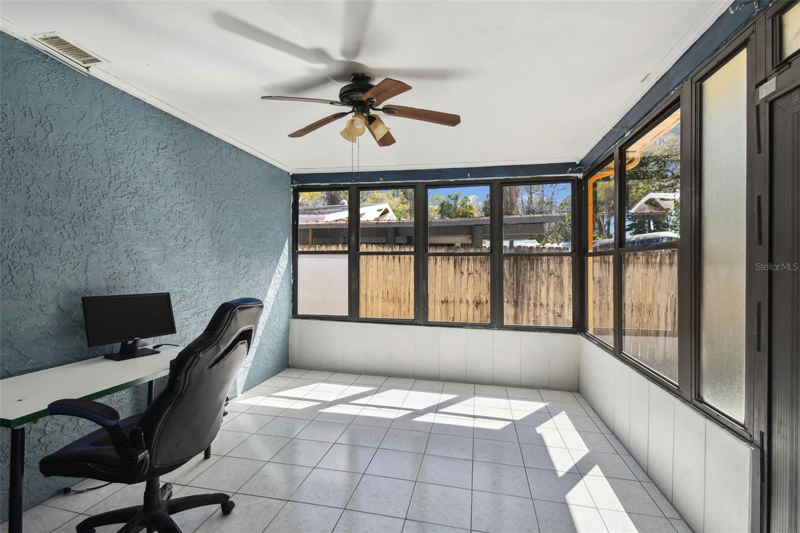 sun room/possible 3rd bedroom/den