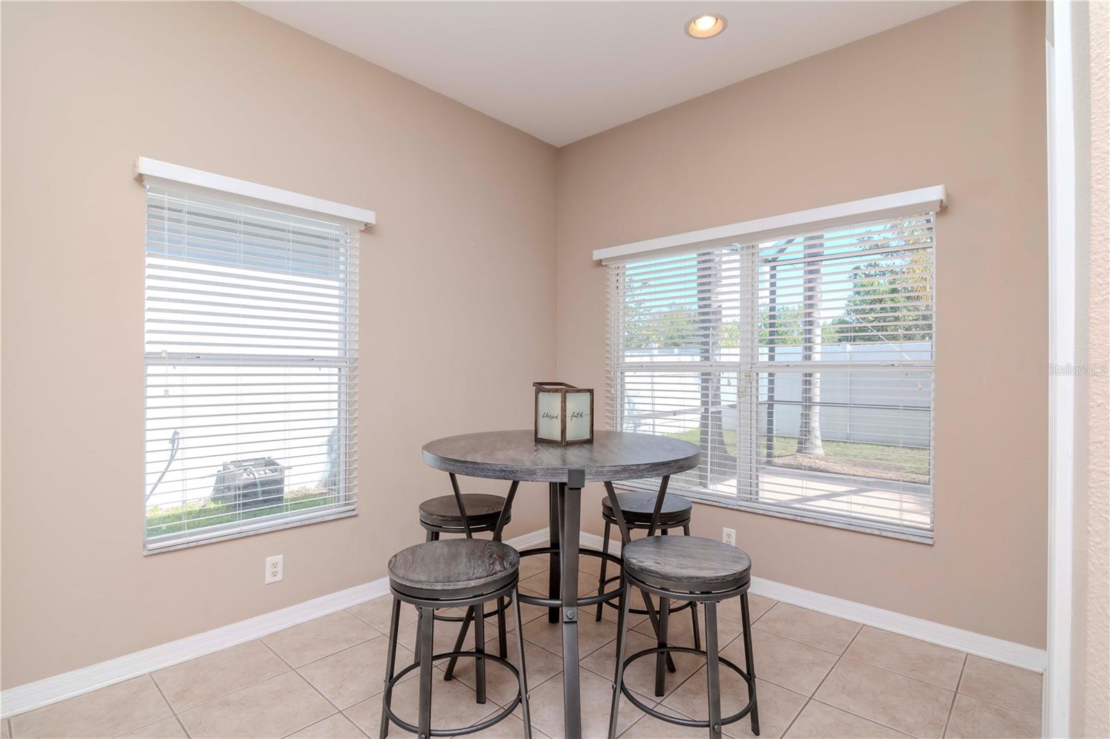 Breakfast Nook/Dining Area