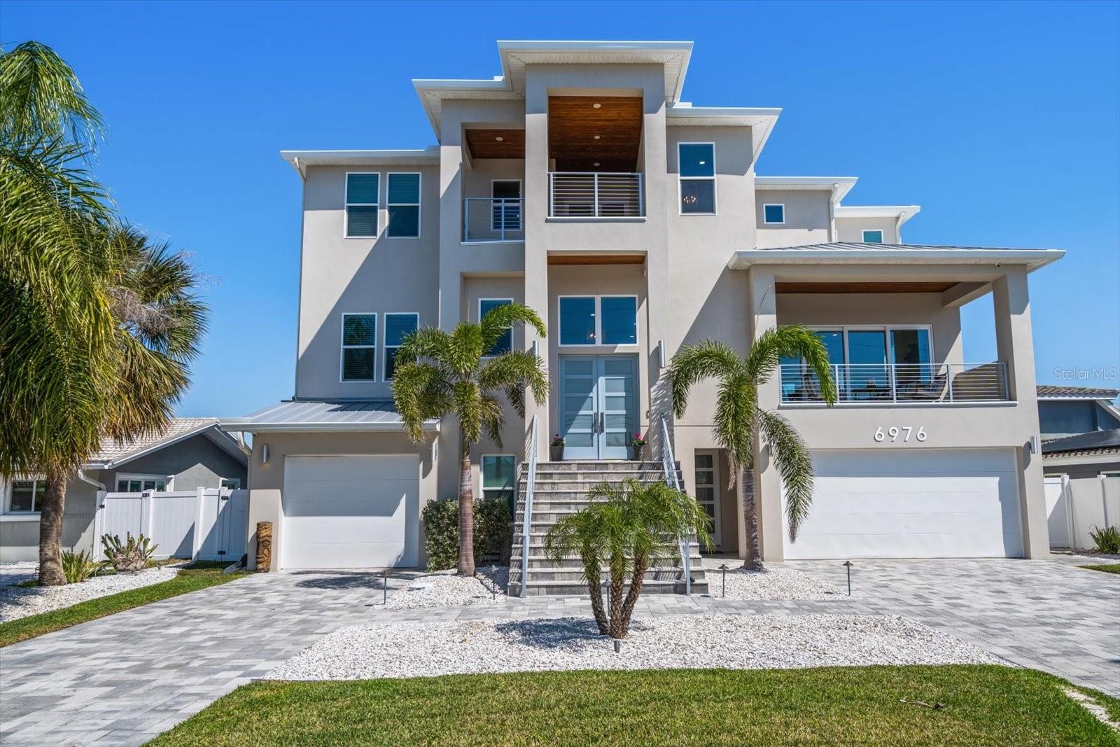 Grand entrance and beautiful elevation