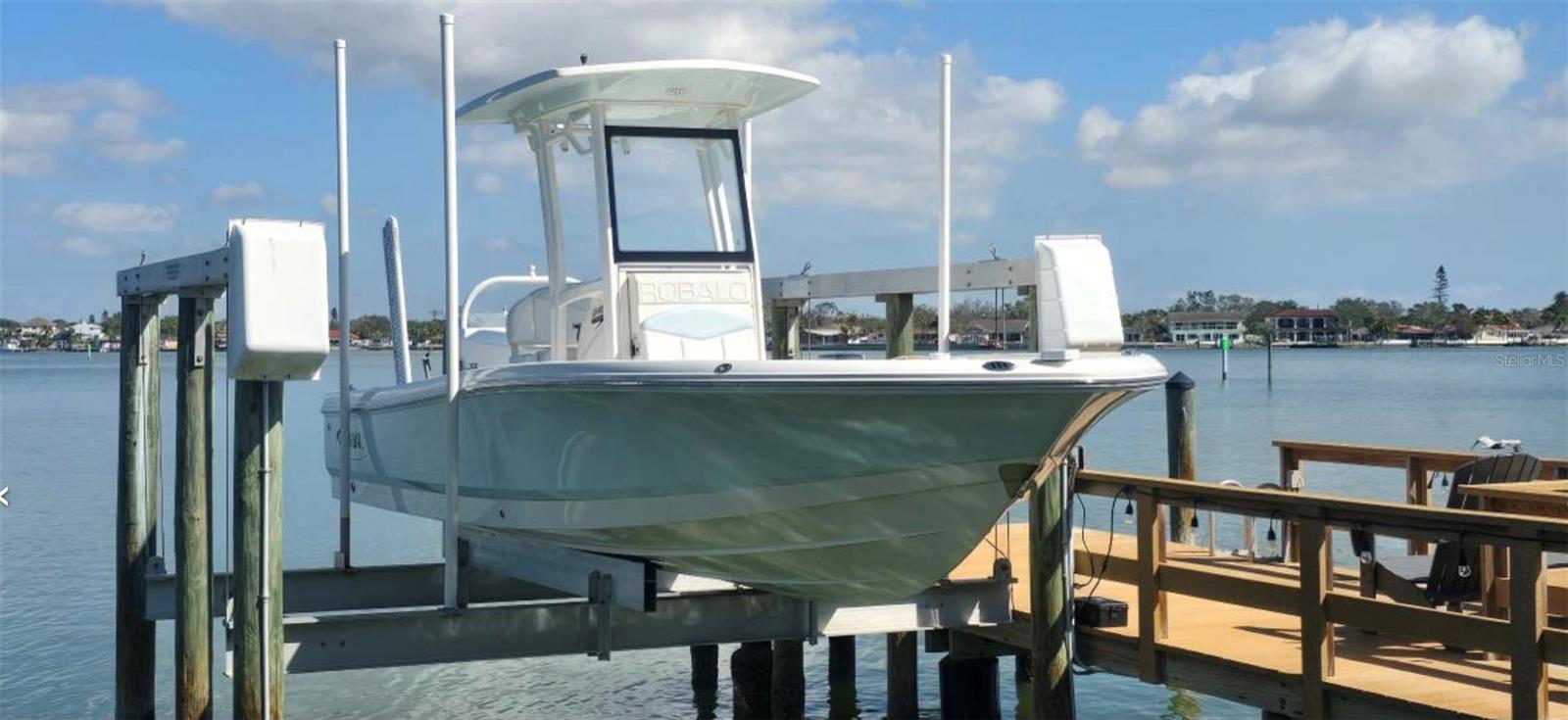 Robalo 246 Cayman with only 113 hours also available for sale.