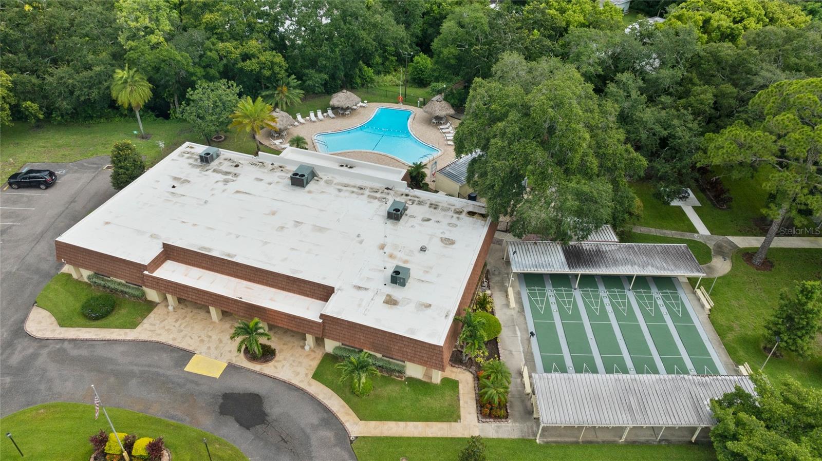 Community Pool and Shuffleboard Courts!