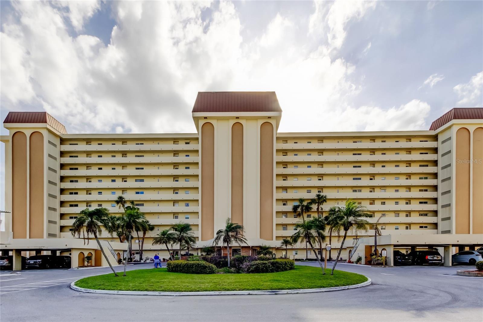 Lexington Towers - the Premier Building at Sea Towers