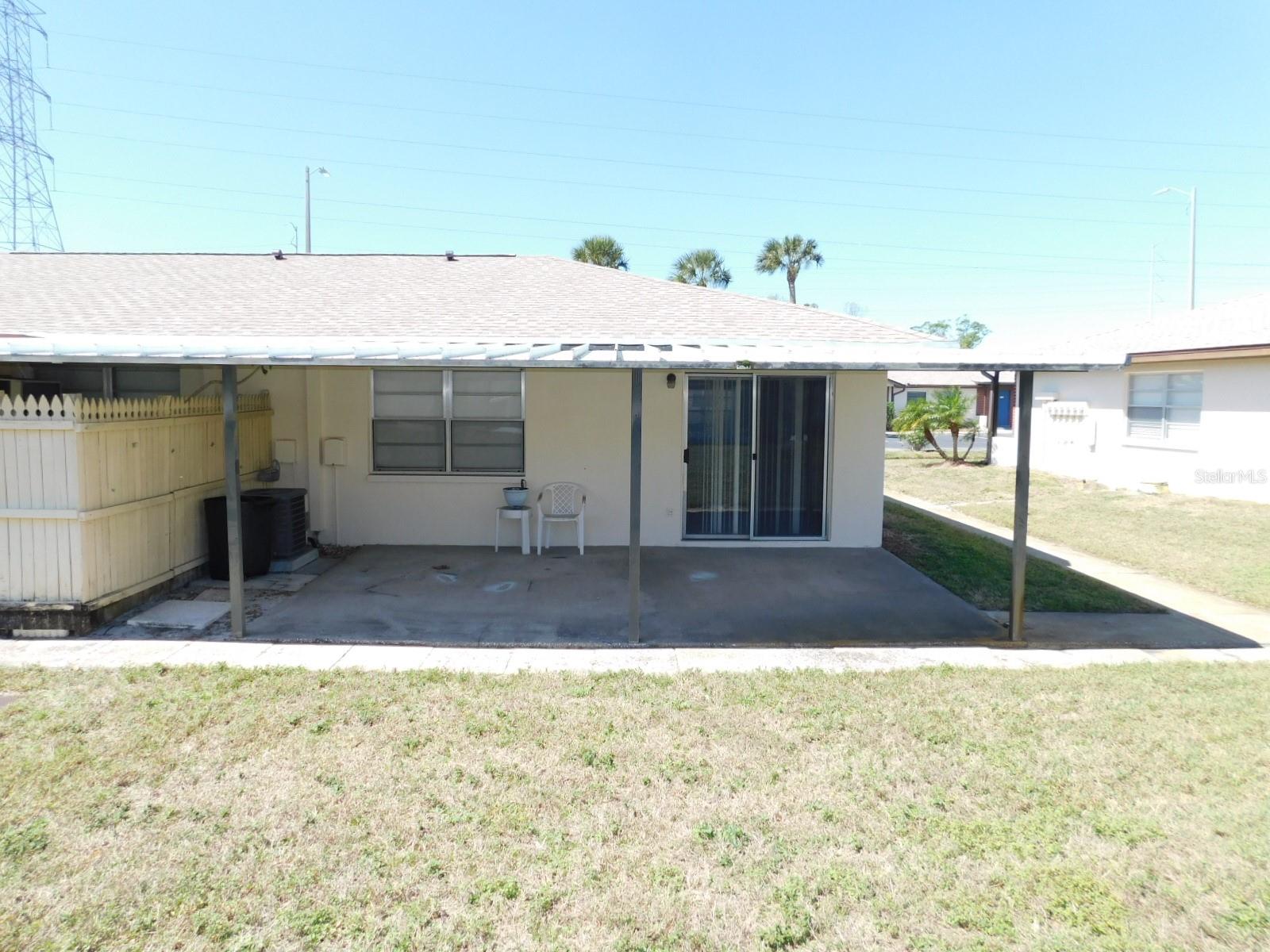 Large covered porch in back