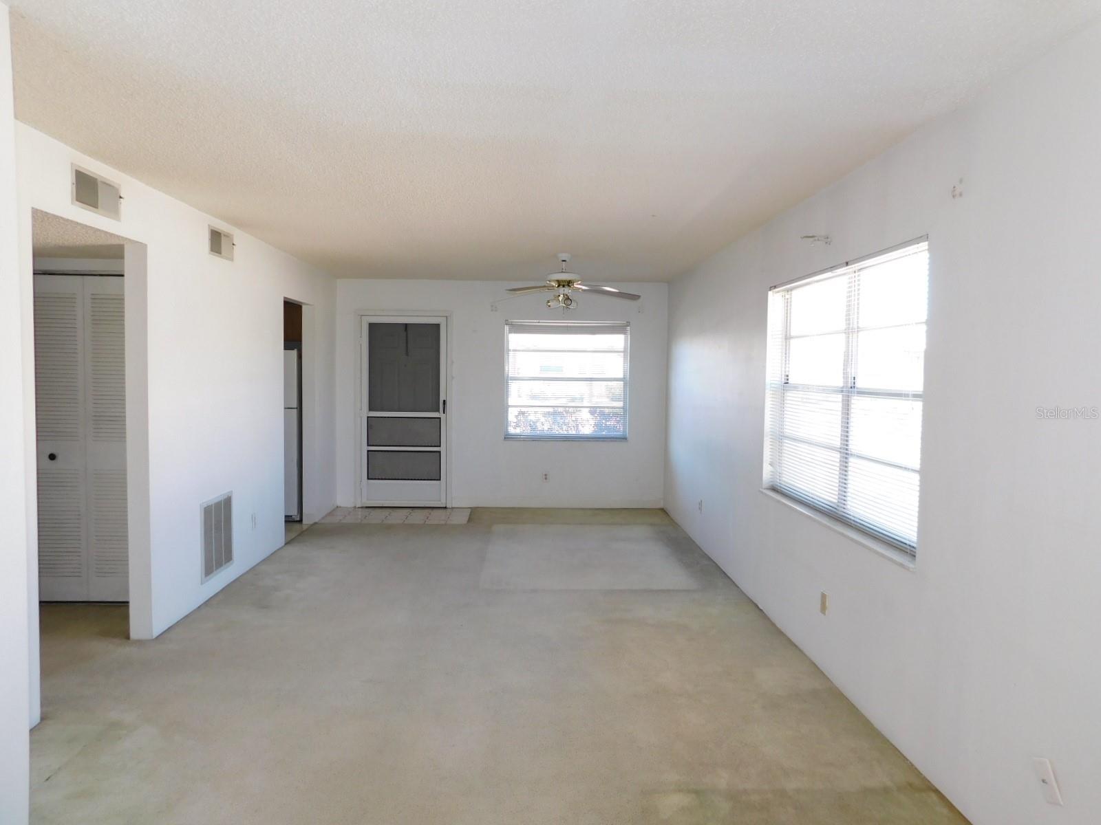 Living Room/Dining Area/Entrance